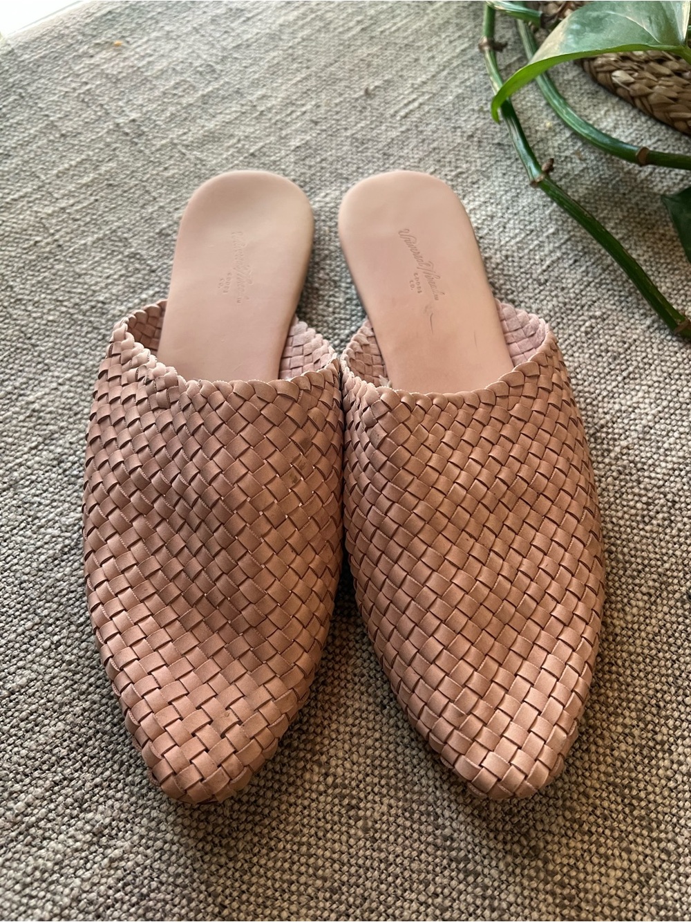 Universal Thread Elora Flats Blush Pink Woven Slip-On Women Sz Size 8
